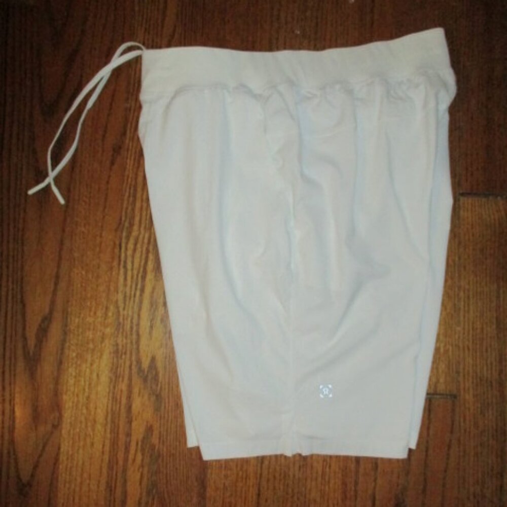 Lululemon White Lined Jogging Shorts M - image 6